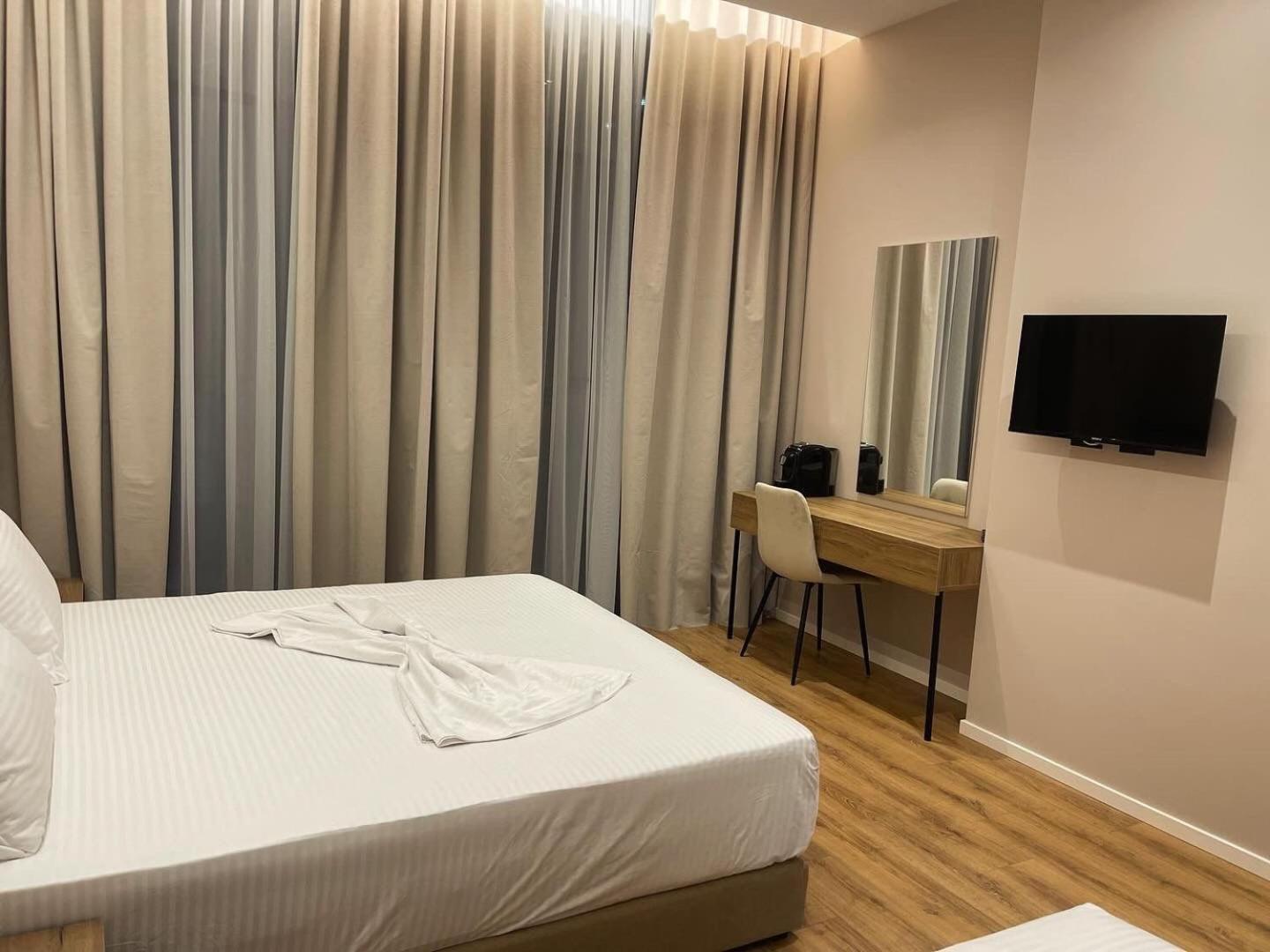 Dia Mare Deluxe Aparthotel Vlore Luaran gambar