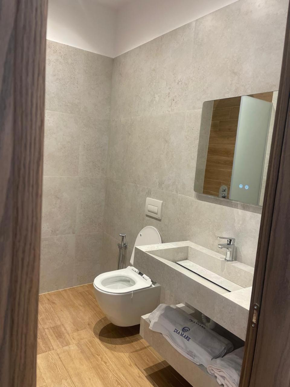 Dia Mare Deluxe Aparthotel Vlore Luaran gambar